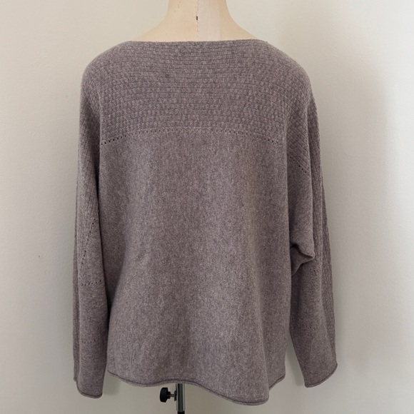 Garnet Hill Medium 100% Cashmere Purple Gray Sweater ~ Classic Minimalist - Picture 3 of 8